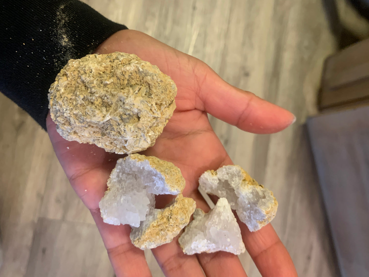 Uncracked Geodes